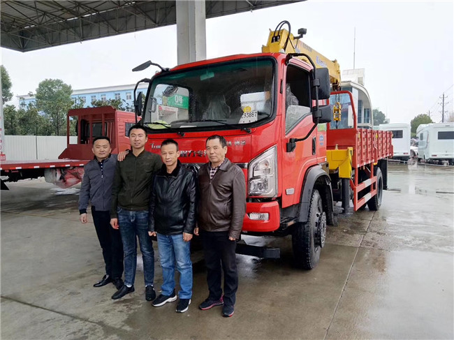 湖北武汉王总满意自提三环创客6.3吨随车吊实拍图片